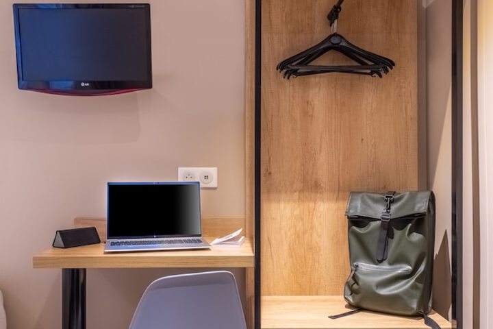 Room 20 of 64