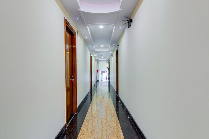 Ballroom/Hall 15 of 20