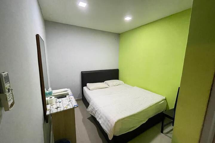 Room 3 of 13