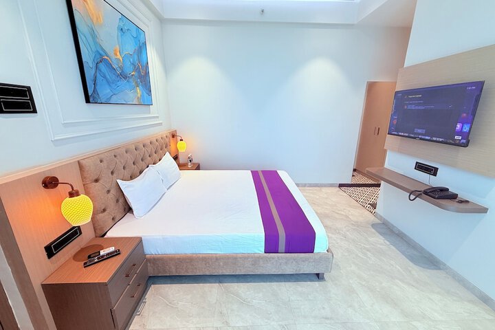 Room 32 of 63
