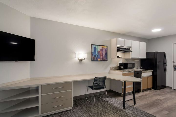Room 16 of 35