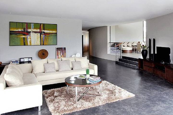 Room 9 of 20