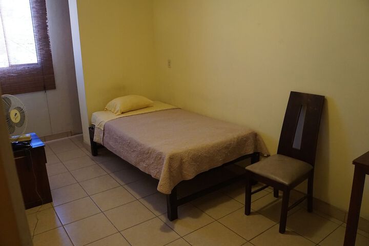 Room 5 of 40