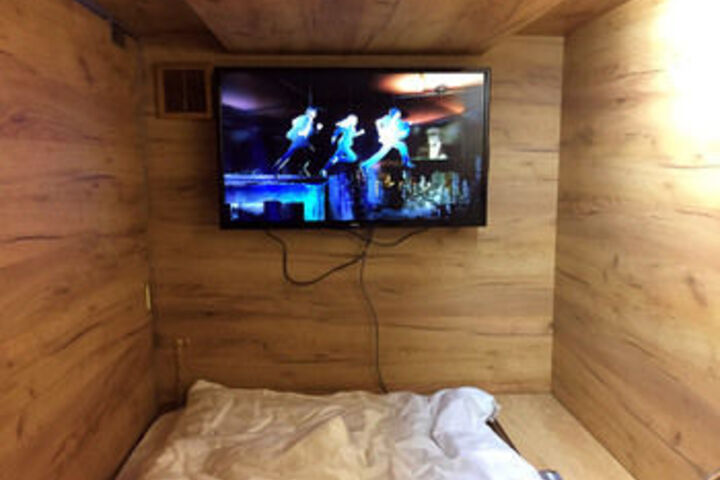 Room 10 of 25