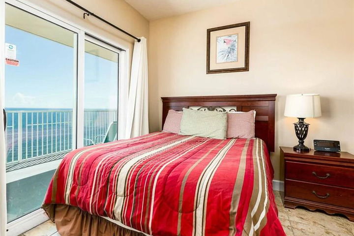 Room 4 of 5