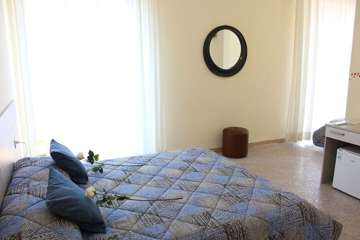 Room 35 of 136