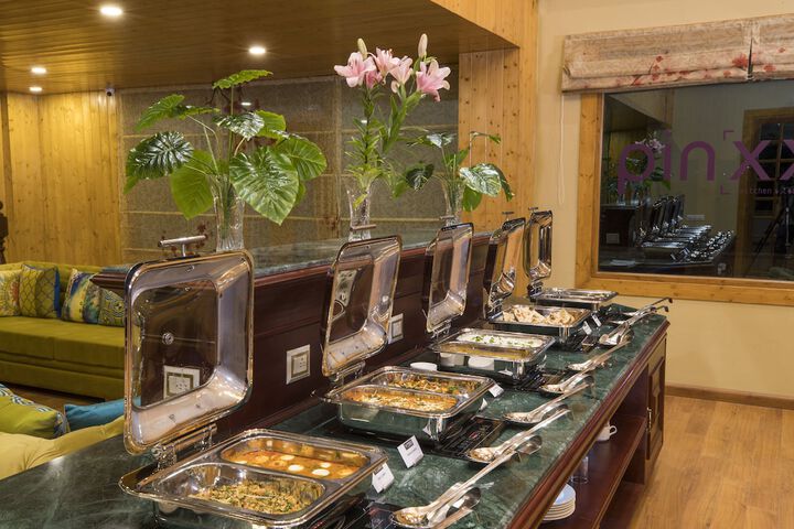 Dining 40 of 84