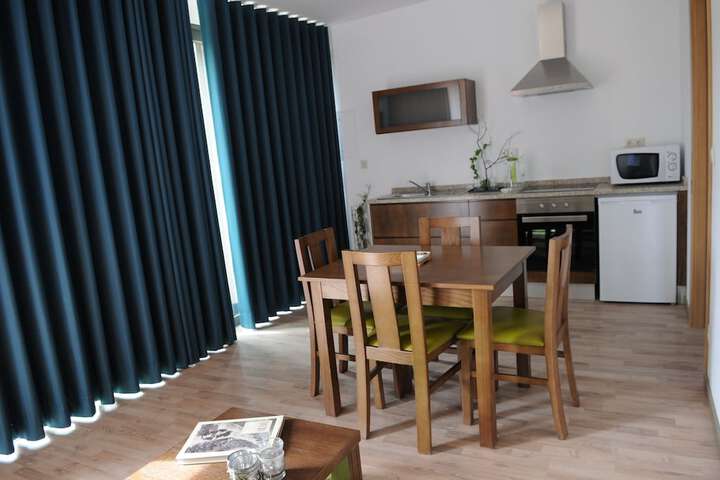 Room 6 of 32