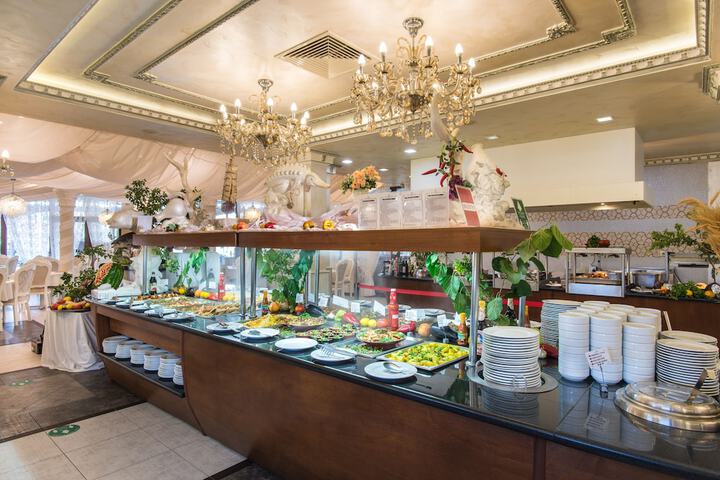 Dining 54 of 80