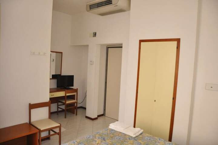 Room 13 of 43