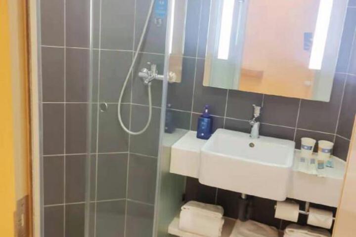 General 32 of 38