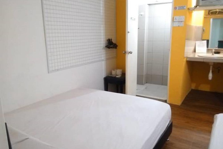 Room 15 of 63