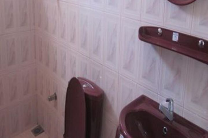 Room 3 of 16