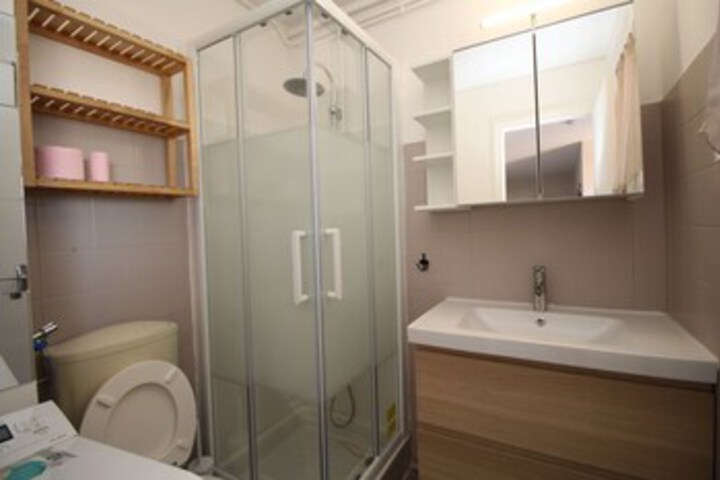 Room 2 of 21