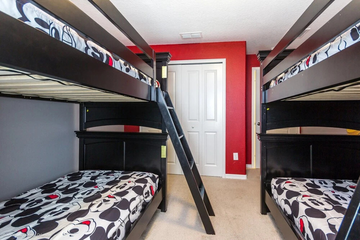 Room 5 of 17