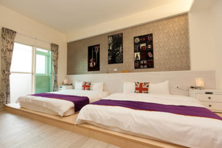 Room 13 of 27