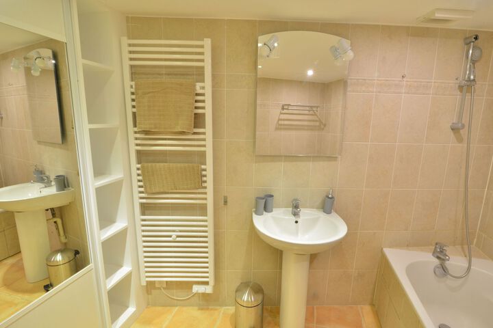 Room 5 of 26