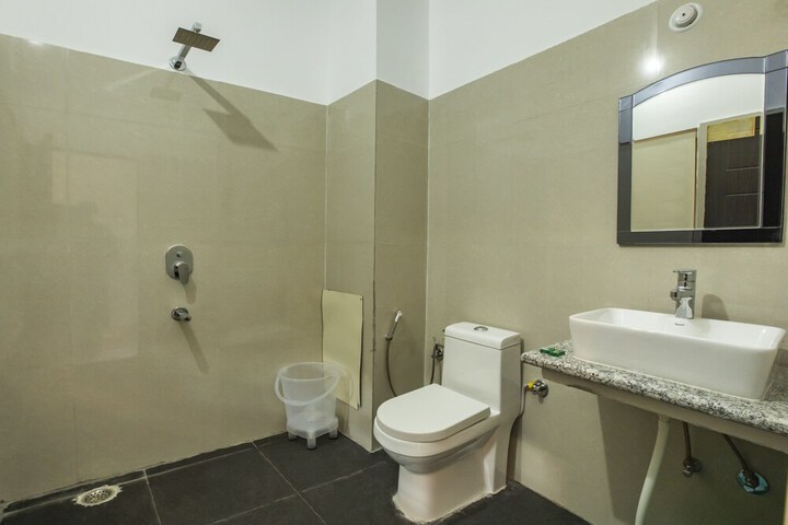 Room 13 of 28