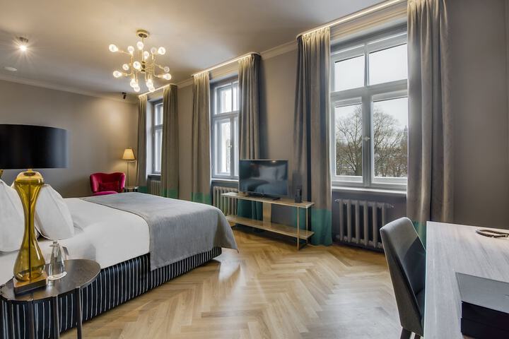 Room 44 of 91