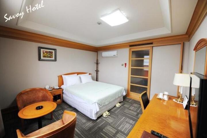 Room 11 of 34