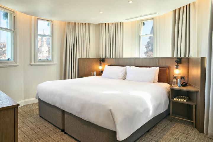 Room 34 of 109