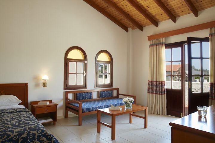 Room 6 of 37