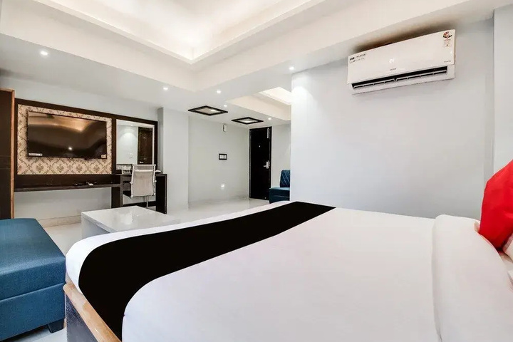 SVR Hotel & Banquet by OYO Rooms