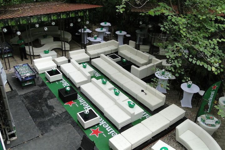 Lounge 22 of 23