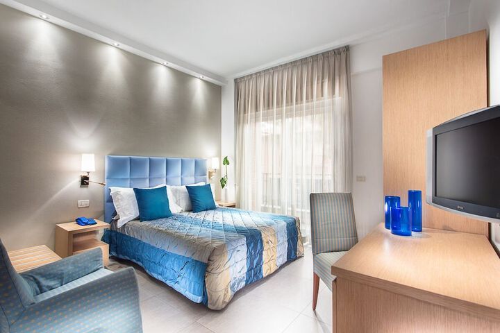 Room 4 of 34