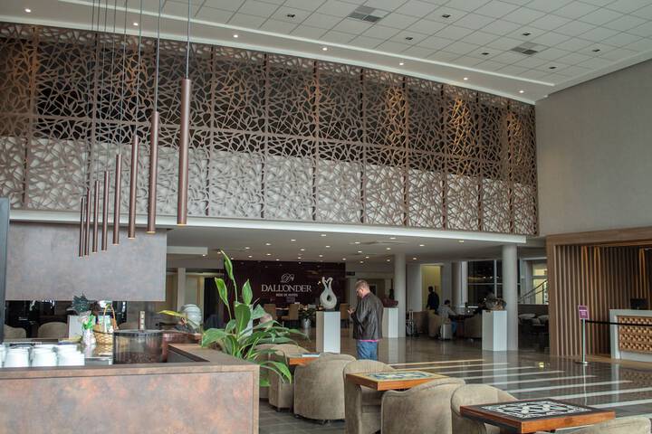 Entrance & Lobby