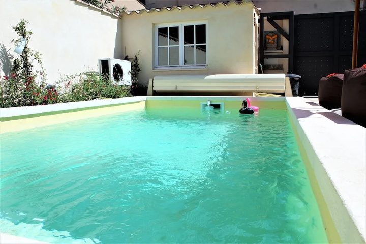 Pool 9 of 17