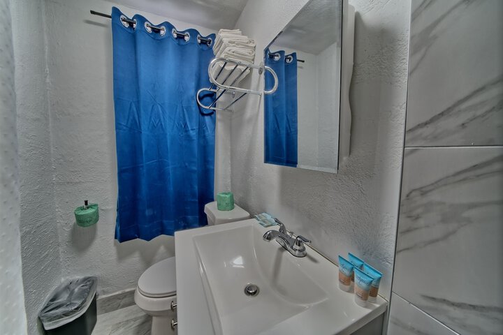 2 Double Beds (7 of 11)