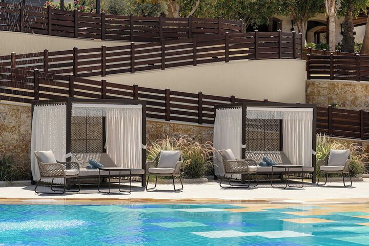 Pool 76 of 175