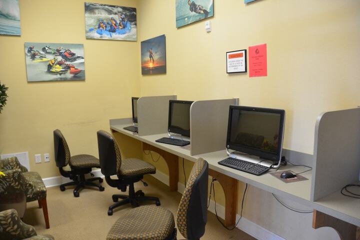 Business Center 27 of 38