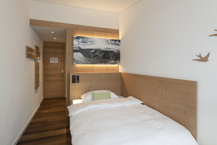 Room 65 of 245