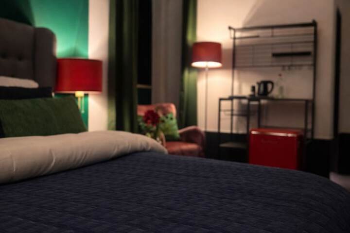 Room 12 of 37