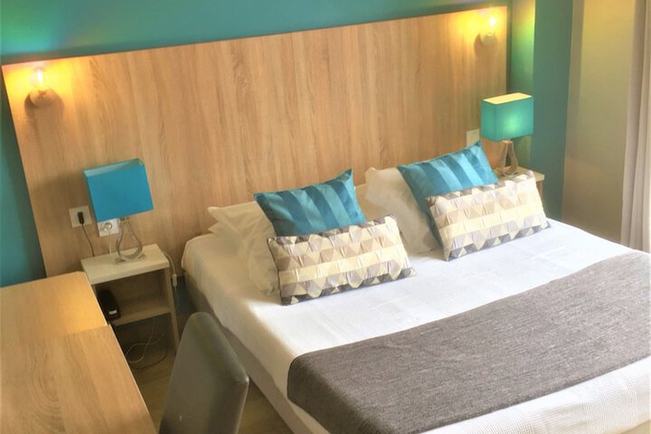 Room 12 of 53