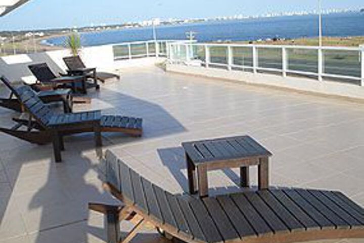 Sundeck 37 of 41