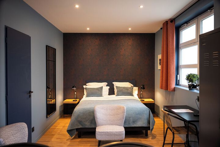 Room 34 of 131