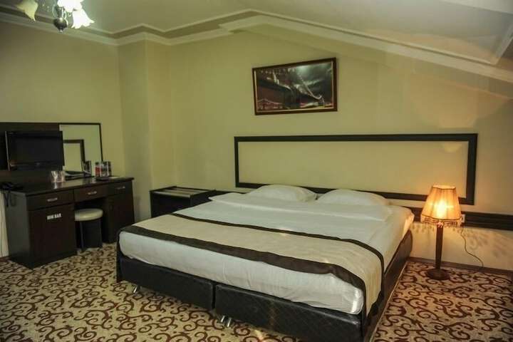 Room 12 of 23