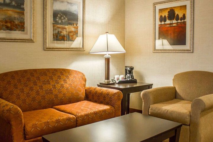 Room 9 of 48