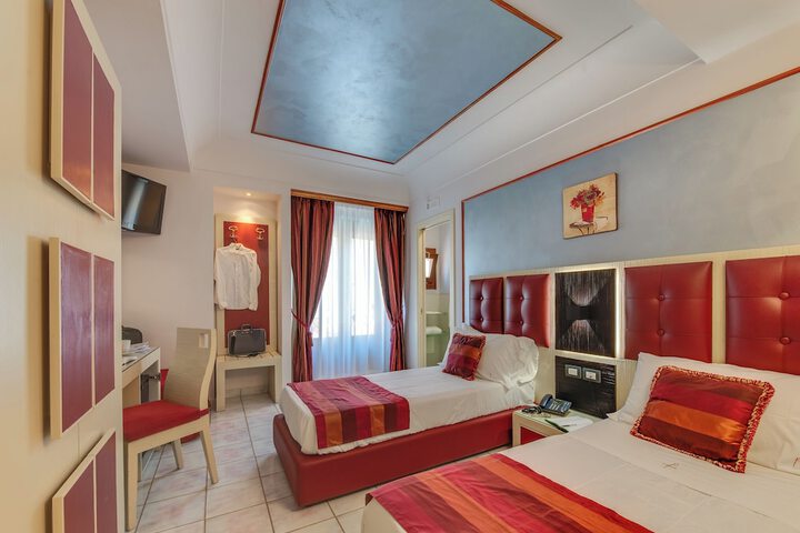 Room 8 of 23