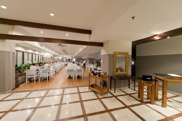 Dining 182 of 341