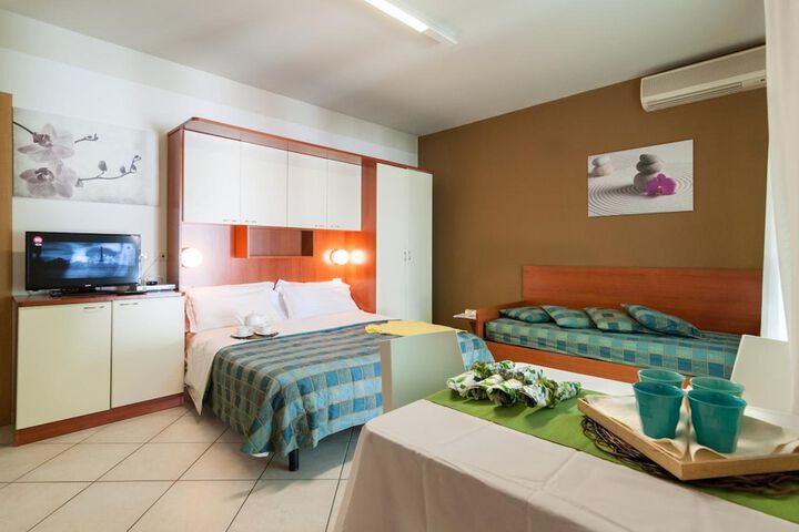 Room 14 of 35