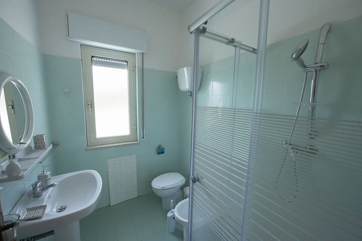 Room 15 of 15