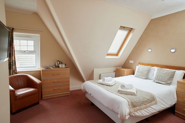 Room 13 of 87