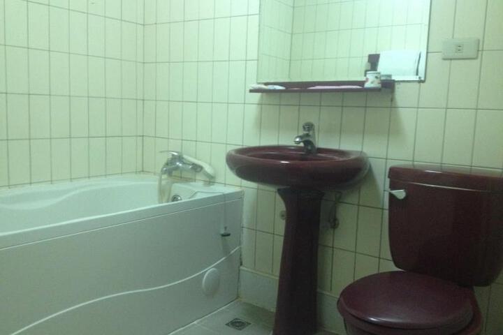 Room 2 of 6