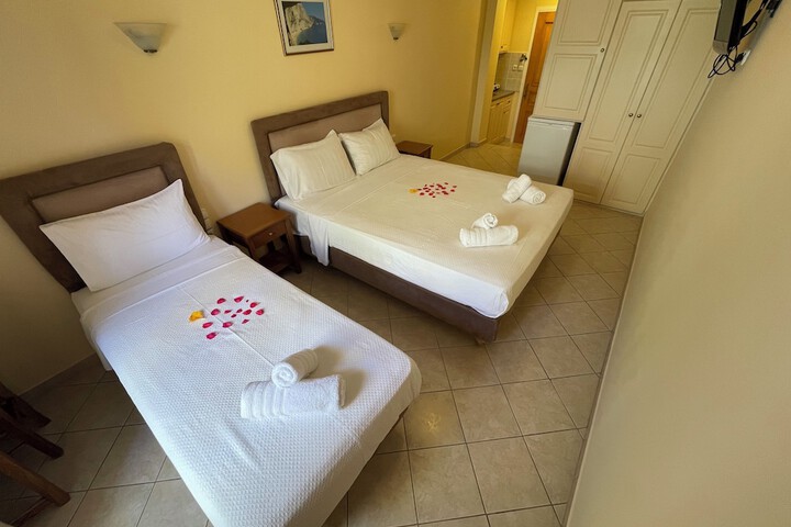 Room 33 of 145