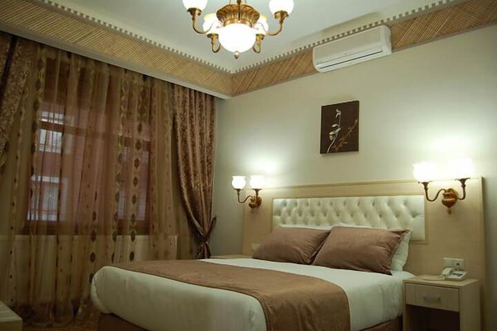 Room 8 of 30