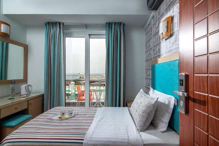 Room 18 of 50